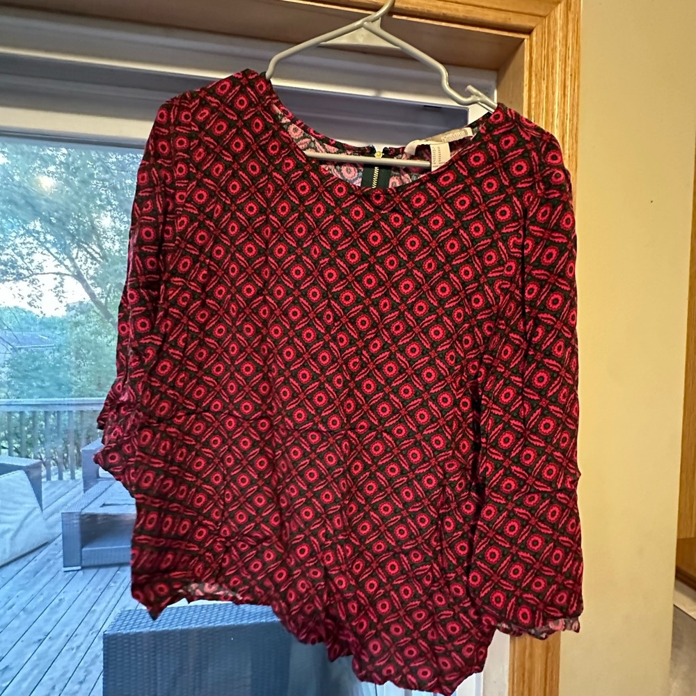 flowy dress shirt perfect for the office!